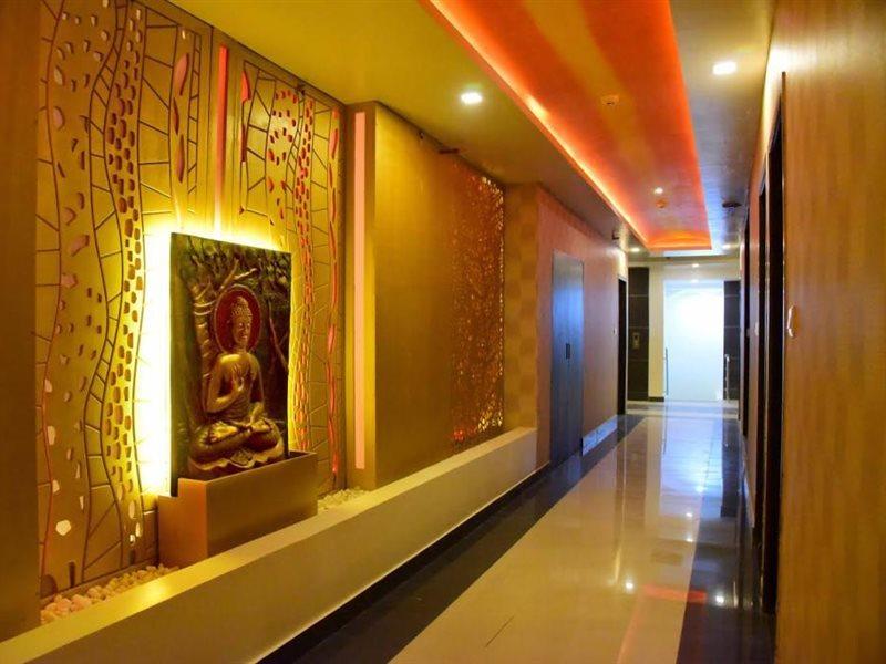 Hotel Sumith Palace Пондичерри Экстерьер фото