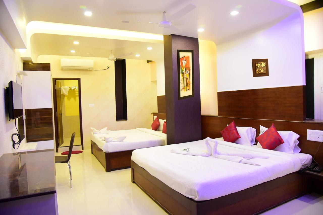 Hotel Sumith Palace Пондичерри Экстерьер фото