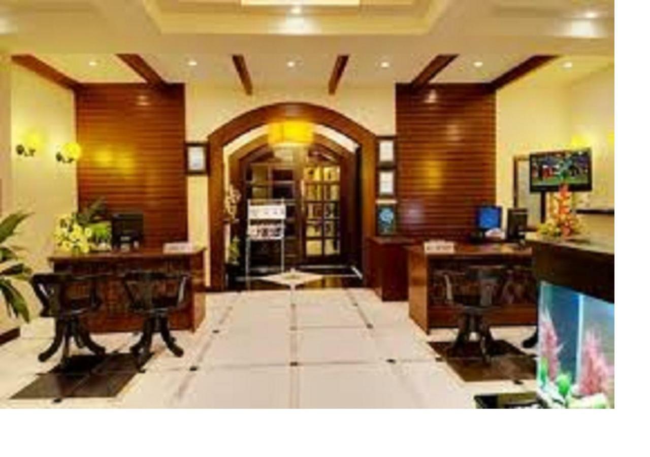 Hotel Sumith Palace Пондичерри Экстерьер фото